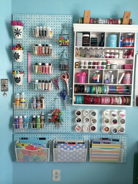 Get Seriously Organized, Pegboard Craft Room, Seriously Organized, Atelier Ideas, Rangement Art, Supply Organization, Sewing Room Inspiration, Sewing Room Storage, Messy Crafts