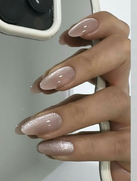 Neutral Bday Nails, Neutral Nails Acrylic Sparkle, Nail Ideas Clean Look, Classic Nail Ideas Simple, Birthday Nails Minimalist, Pretty Neutral Nails Art Designs, Mom Friendly Nails, Simple Wedding Gel Nails, Paige Desorbo Nails