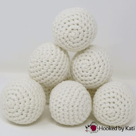 Indoor Snowballs, Crochet Game, Simply Crochet, Crochet Ball, Crochet Fun, Crochet Winter, Holiday Crochet, Crochet World, Christmas Crochet Patterns