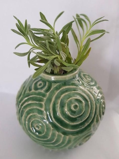 Planters Ceramic Ideas, Ceramic Final Project, Cool Ceramic Pieces, Ceramic Flower Pots Ideas, Cool Ceramic Vases, Funky Ceramics Ideas, Ceramic Coil Vase, Ceramics Plant Pot, Pottery Designs Ideas Creative