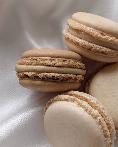 Cream Aesthetic, Aesthetic Coffee, Beige Aesthetic, Macaroons, Aesthetic Food, Sweet Recipes, Macarons, Sweet Tooth, Good Food