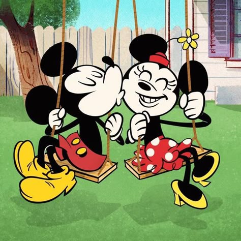 Mickey X Minnie, Mickey And Minnie Kissing, Mickey Cartoon, 2020 Wallpaper, Mickey And Minnie Love, Mouse Tattoos, Minnie Y Mickey Mouse, Mickey Mouse Art, I Love My Boyfriend