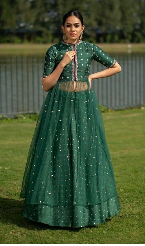 Long Blouse Designs, Simple Frock Design, Long Frock Designs, Gown Party Wear, Long Gown Design, Lehenga Designs Simple, Party Wear Gown, Fashionable Saree Blouse Designs, Green Lehenga