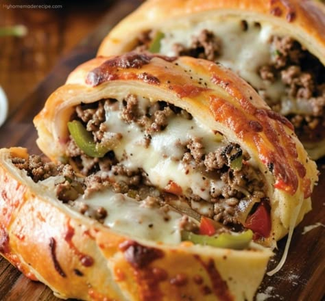 Philly Cheesesteak Stromboli | Savory And Delicious - My Home Made Recipe Cheesesteak Stromboli Recipe, Cheesesteak Stromboli, Stromboli Recipes, Stromboli Recipe Easy, Homemade Stromboli, Stromboli Recipe, Pizza Stromboli, Cheese Steak, Philly Cheese