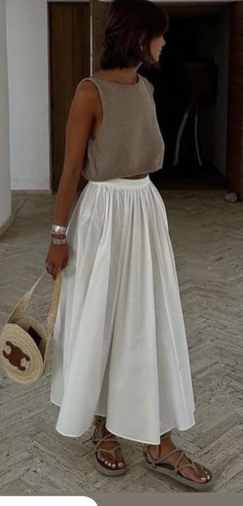 Italy Outfit Ideas, Spain Outfit, White Skirt Outfits, Italian Summer Outfits, European Summer Outfits, Fits Aesthetic, Honeymoon Outfits, Europe Outfits, Italy Outfits