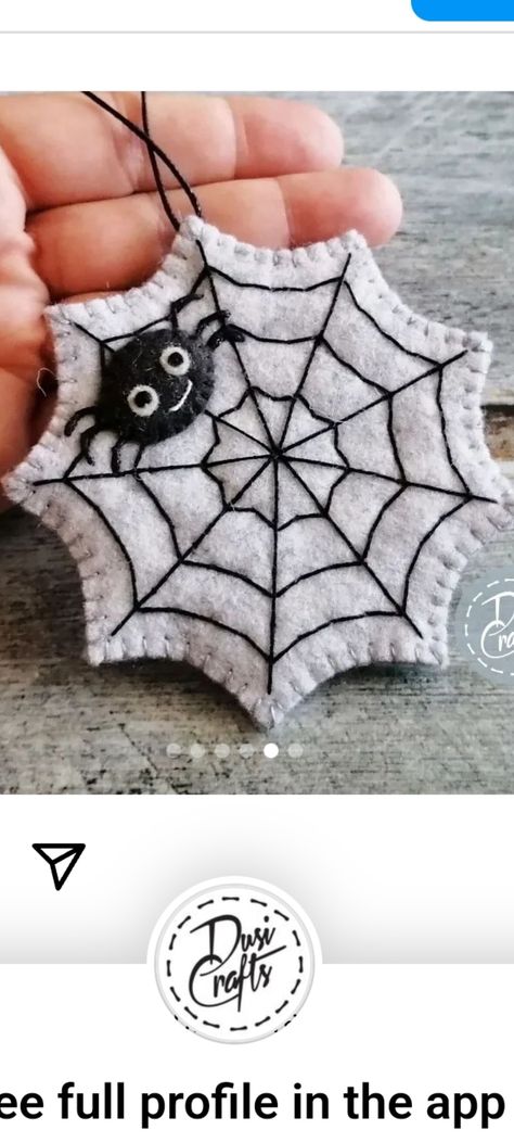 Pumpkin Felt Craft, Diy Felt Halloween Decorations, Halloween Felt Crafts Diy, Fall Felt Ornaments, Autumn Sewing Projects, Easy Felt Crafts Free Pattern, Halloween Felt Ornaments, Felt Pumpkins Diy, Felt Crafts Halloween