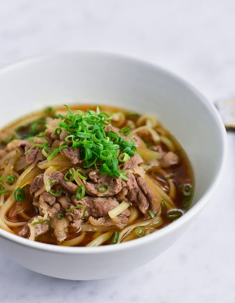 Flavourful Beef Udon (肉うどん / Niku Udon) | Sudachi Recipes Beef Udon, Noodle Doodle, Noodle Bowls Recipes, Udon Recipe, Udon Noodle Soup, Dashi Broth, Japanese Beef, Udon Noodle, Asian Soup