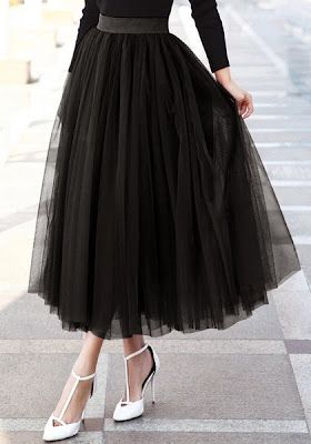 Lookbook Store Official Blogspot Blog: 3 Effortless Ways to Rock A Chic Look With Tulle Skirts Xmas Dinner Outfit, Easy Sewing Patterns Free, Tulle Skirts Outfit, Ladies Skirts, Tulle Skirt Dress, Printed Gowns, Tulle Skirts, Women Fashion Edgy, Trendy Skirts