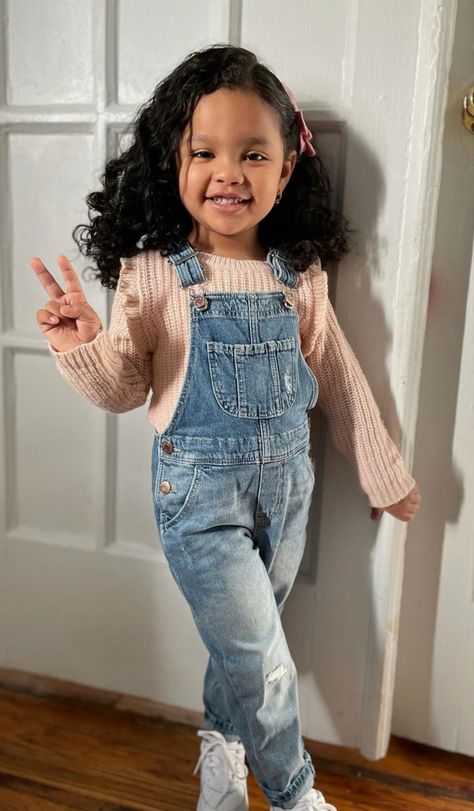 Kindergartener Outfit, Cute Little Kid Outfits Girl Style, Preschool Girl Outfits, Kindergarten Picture Day Outfit, Cute Girl Outfits Kids, Pre K Outfits, Preschool Picture Day Outfit, Spring Toddler Outfits, Kindergarten Outfits For Girls Ideas