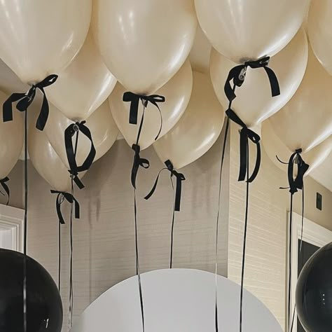 Bexley confetti Balloons - Balloons and Balloon training on Instagram: "Bringing baby home in style 🖤" Streetwear Closet, Balloon Training, Black And White Balloons, Bringing Baby Home, Moodboard Fashion, White Baby Showers, Birthday Ideas For Her, Cute Birthday Ideas, Birthday Dinner Party