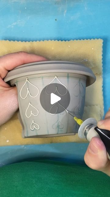 Ashley - Slip Trailed Ceramics on Instagram: "Slip trailing is my favorite surface decoration. And my favorite slip trailing tool is the AirPen! The AirPen is made by SilkPaint.  I have a link to their website in my highlights. If you use my code “Ashley” you can save 10%! 🥰❤️😊  #ashenwrenceramics #ceramics #pottery #artistsofinstagram #shopsmall #satisfying #clay #designermaker #artprocess #wheelthrownceramics #pottersofinstagram #handmademarket #kitchendecor #instapottery #studiopottery #artanddesign #functionalceramics #modernceramics #spongeholder #potteryaddict #lagunaclay #instapotter #visualvibes #ihavethisthingwithceramics #handcraftedgifts #sliptrailing #designinthedetails  #heartdesign #lovedesign #claycreations" Slip Decoration Pottery, Slip Trailing Pottery, Pottery Slip, Laguna Clay, Slip Trailing, Pottery Projects, Wheel Thrown Ceramics, Handmade Market, Surface Decoration