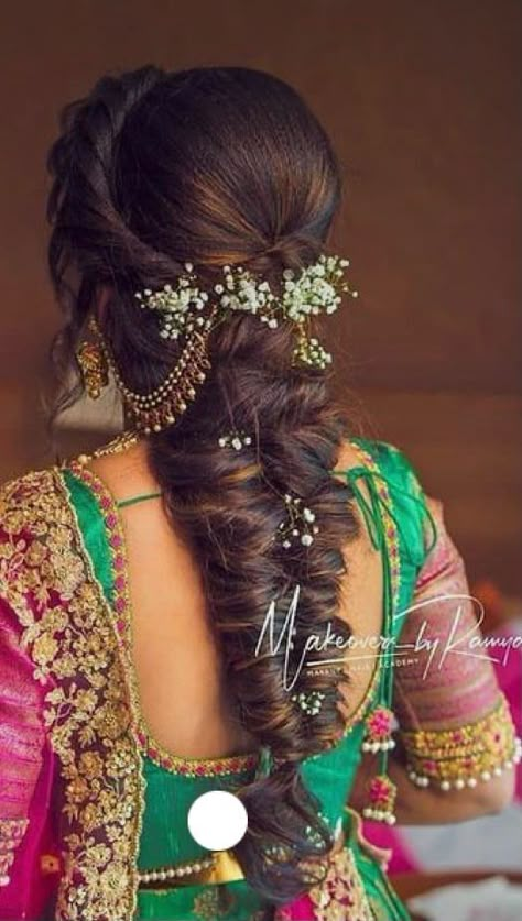 South Indian Wedding Hairstyles, Reception Hairstyles, Hair Style On Saree, Saree Hairstyles, Hair Style Vedio, Engagement Hairstyles, Bridal Hairdo, Traditional Hairstyle, Bridal Hair Buns