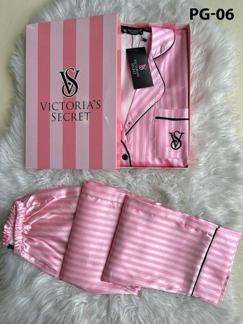 Victoria Secret Silk Pajamas, Pyjama Victoria Secret, Victoria Secret Pjs, Bachelorette Pajamas, Pyjamas Summer, Elena Abelli, Pajama Collection, Wedding Pajamas, Fits Comfy