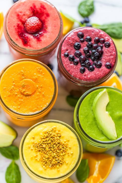 Detoxifying Foods, Berry Green Smoothie, Smoothie Boosters, Detoxifying Food, Superfood Smoothies, Smoothie Shop, Turmeric Smoothie, Beet Smoothie, Fresh Smoothies