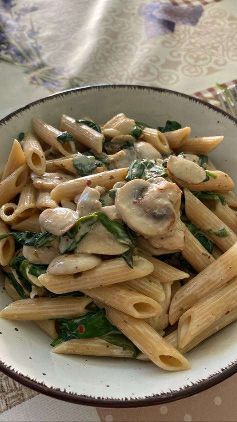 Garlic Mushroom Pasta, Everyday Is A Fresh Start, Vegan Mushroom Pasta, Mushroom Pasta Sauce, Food Art Ideas, Energy Boosting Foods, Mushroom Recipes Pasta, Braised Chicken Thighs, Fuel Food