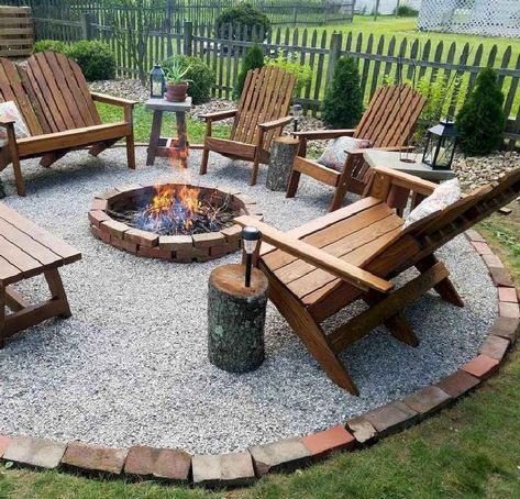 Design Per Patio, Fire Pit Ideas, Fire Pit Landscaping, Backyard Fireplace, Fire Pit Seating, Patio Fire Pit, Fire Pit Area, Pallet Garden, Diy Fire Pit