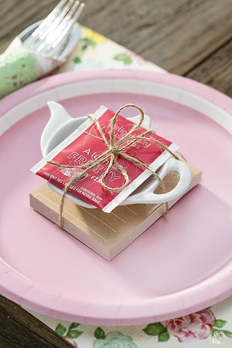 Fun favor idea for a tea party! livelaughrowe.com Christmas Tea Party, English Tea Party, Ladies Tea, Tea Party Favors, High Tea Party, Tea Party Bridal, Tea Party Theme, Spring Tea, Tea Party Food