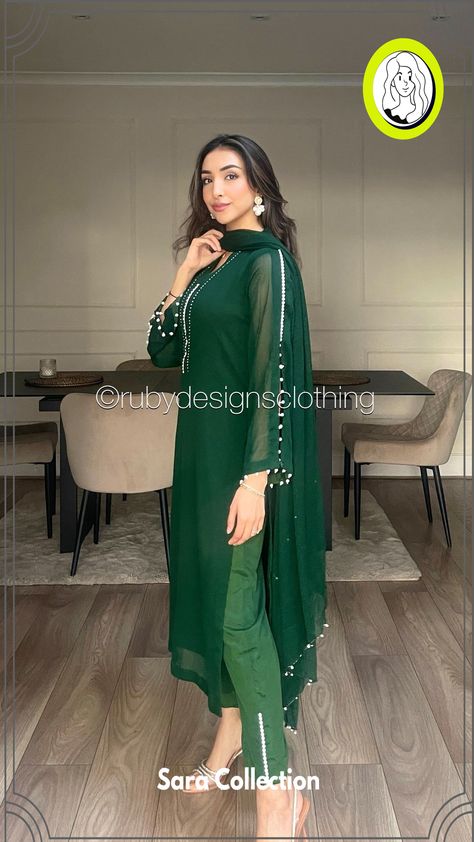 Elegant Kurti Sleeves and Neck Designs for 2024 Suit Design Sleeves, Suit With Pant Design, Organza Suit Sleeves Design, Designer Sleeves For Suits, Pant And Kurti Designs, Suits Sleeves Design Indian, Eid Look Ideas, Suit Neck And Sleeves Design, Sleeves Suit Design