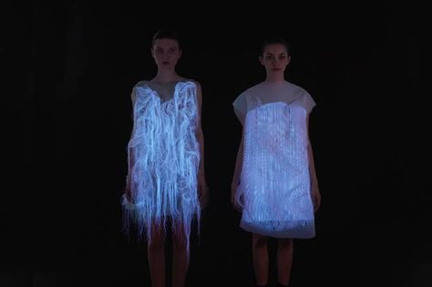 Ying Gao Ying Gao, Smart Textiles, E Textiles, Pratt Institute, Sportswear Design, Dark Dress, Technology Fashion, Wearable Tech, Futuristic Fashion