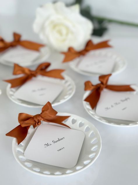 Wedding Favor Seating Table Dish With Bow Wedding Gift Favors Custom Bridal Party Wedding Table Card Favor for Guests Wedding Party - Etsy Gift Favors, Card Table Wedding, Bow Wedding, Wedding Bows, Wedding Gift Favors, Custom Bridal, Table Cards, Wedding Favor, Party Favor