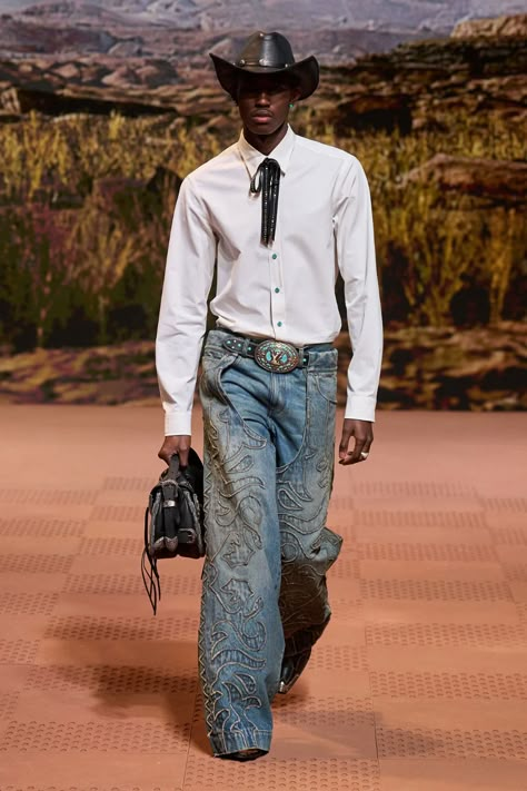 The Spring/Summer 2025 menswear cheat sheet | Vogue Business Cowboy Outfit Men, Cowboy Core, Cowboy Men, Cowboy Costume, Cowboy Aesthetic, Rodeo Outfits, Men Fashion Show, Gareth Pugh, Cowboy Outfits