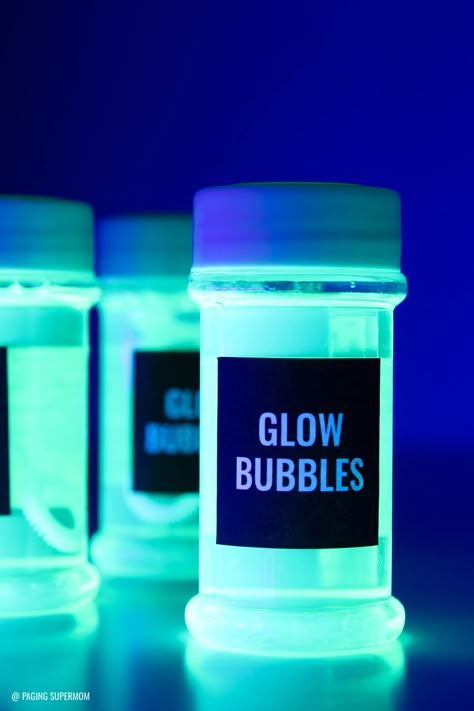 DIY Glow Bubbles for Blacklight Parties and more Black Light Party Ideas via @pagingsupermom Glow Bubbles, Glow Party Ideas, Shed Inspiration, Black Light Party, Glow In Dark Party, Neon Birthday Party, Euphoria Party, Glow Birthday Party, Diy Glow