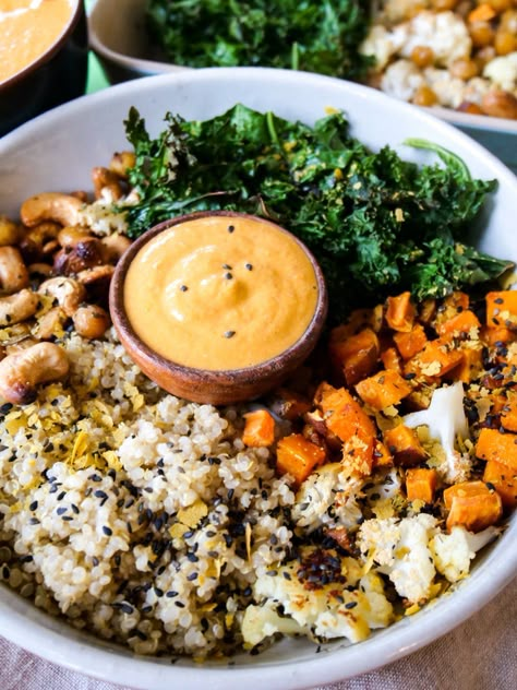 Grain Bowl Lunch, Healthy Dinner Recipes Vegetables, Simple Protein Dinner Recipes, Fall Grain Bowl Recipe, Veggie Bowl Dinner, Fall Buddha Bowl Vegan, Vegetarian Recipes Dinner Winter, Winter Poke Bowl, Whole Food Dinner Ideas Clean Eating