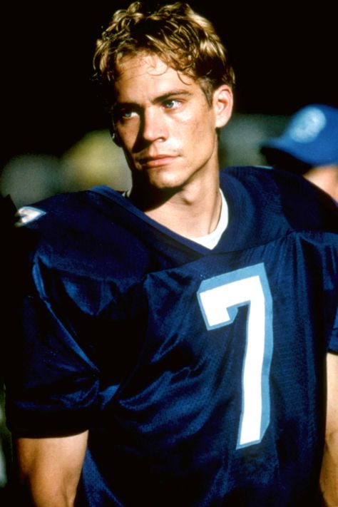 Varsity Blues, 90s Actors, Paul Walker Quotes, Paul Walker Pictures, Rip Paul Walker, 90s Men, Teen Movies, Pierce Brosnan, Liam Hemsworth