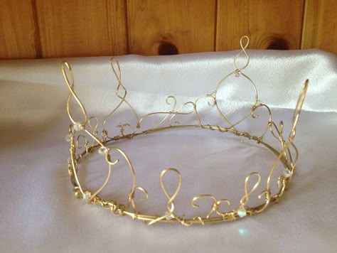 Queen Clarion, Wire Crown, Crown Ideas, Etsy Halloween, Fairy Crown, Wire Diy, Diy Crown, Crown Gold, Jewelry Box Diy