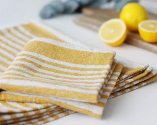 LinenHomeStudio - Etsy Kitchen Towel Photography, Fabric Styling, Linen Hand Towels, Linen Kitchen, Zero Waste Kitchen, Vintage Tea Towels, Linen Kitchen Towels, Towel Kitchen, Linen Tea Towel