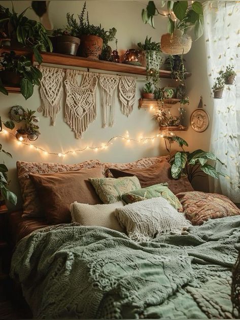 Room Inspo Plants Cozy, Bohemian Plant Bedroom, Relaxing Boho Bedroom Ideas, Mountain Boho Bedroom, Earthy Boho Dorm Room, Earthy Boho Decor, Jungle Boho Bedroom, Succulent Themed Bedroom, Boho Gray Bedroom