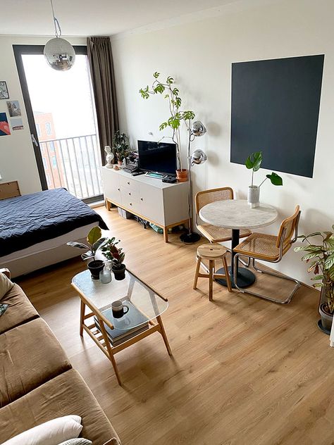 Bauhaus Small Apartment, House Schedule, Reka Bentuk Bilik Tidur, Apartemen Studio, Small Studio Apartment Decorating, Studio Apartment Living, Hiasan Bilik Tidur, Small Apartment Interior, Studio Apt