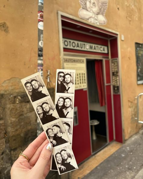 Hopefully you’re not sick of Florence pics yet😆 because there’s still a few more to post 🫶🏼 Take me back!! 💋 #florence #italy #photobooth #fotoautomatica #citybreak #couple #love #aesthetic #duomo #travel # Firenze Photo Ideas, Study Abroad Florence, Milan Italy Travel, Florence Italy Travel, Italian Trip, Italy Vibes, Florence Travel, Italy Pictures, Firenze Italy