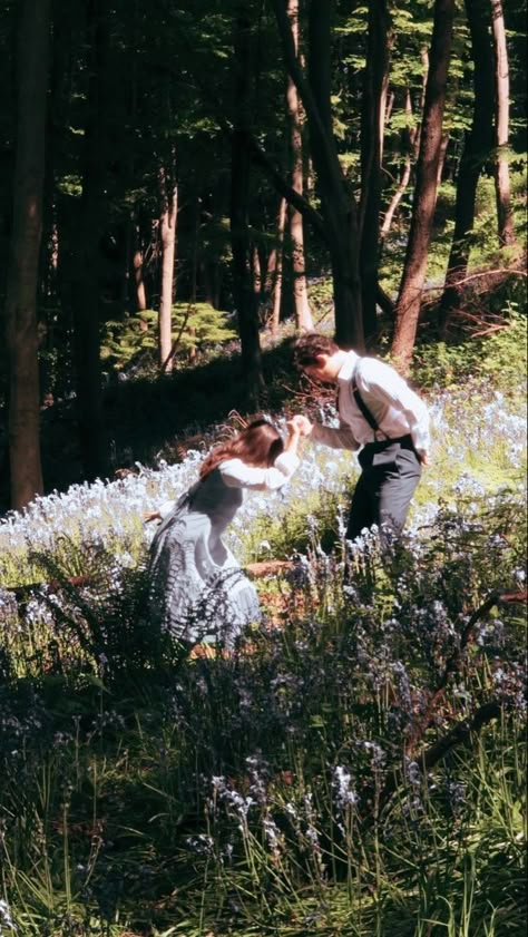 1700s Love Aesthetic, Love Story Aesthetic Indila, Vintage Dance Aesthetic, Cute Romance Aesthetic, Vintage Fantasy Aesthetic, Cottage Core Couple, Cottage Couple, Vintage Couple Aesthetic, Couple Vintage Aesthetic