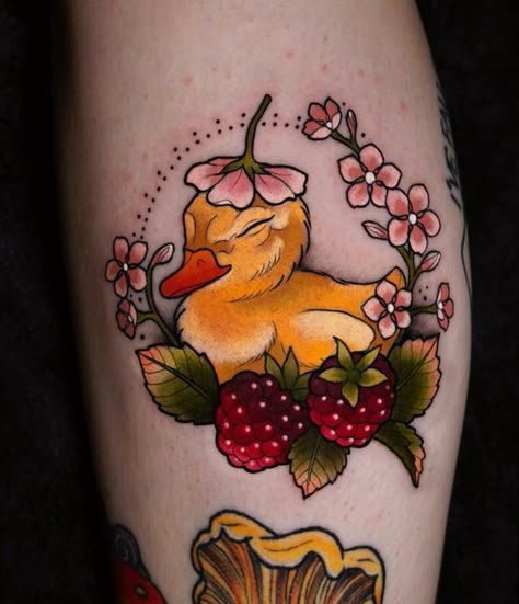 Neo Traditional Duck Tattoo, Duck With Flower Hat Tattoo, Neotrad Back Tattoo, Two Headed Duck Tattoo, Cute Neotraditional Tattoo, Neo Trad Animal Tattoo, Feminine Neotraditional Tattoo, Traditional Tattoos Cute, Animal Tattoo Traditional