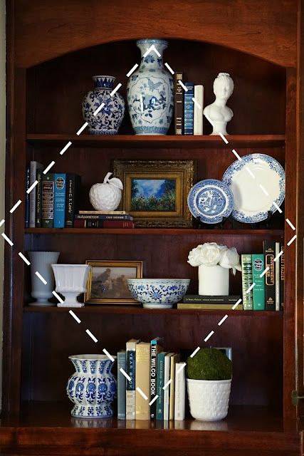 Ideas For Bookshelves, Bookshelves Styling, Styling Bookshelves, Shelf Decor Living Room, Styling Shelves, Hutch Decor, Decorating Bookshelves, Bookcase Styling, Bookcase Decor