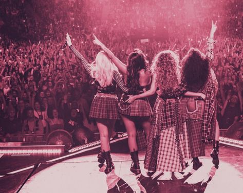 Little Mix Wallpaper, Little Mix Aesthetic, Little Mix Ot3, Little Mix Red Carpet, Jade Thirlwall And Leigh Anne Pinnock, Little Mix Memes Face, Little Mix Confetti Tour, Litte Mix, Jesy Nelson