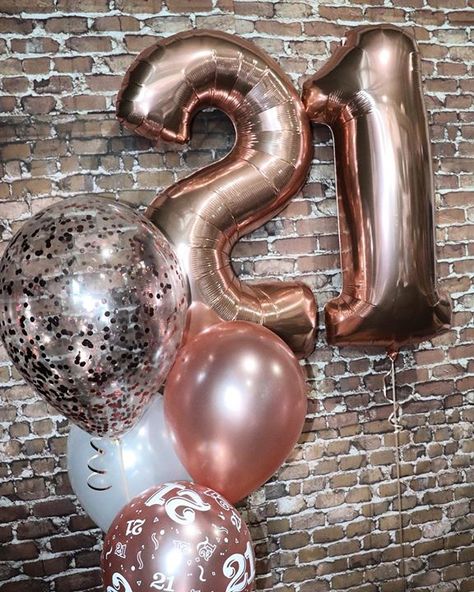 Rose Gold 21st balloons with confetti. 20th Cake Ideas, 20th Cake, Google Birthday, 21st Birthday Balloons, 21 Balloons, Guys 21st Birthday, 21 Party, 21st Ideas, 21st Bday Ideas