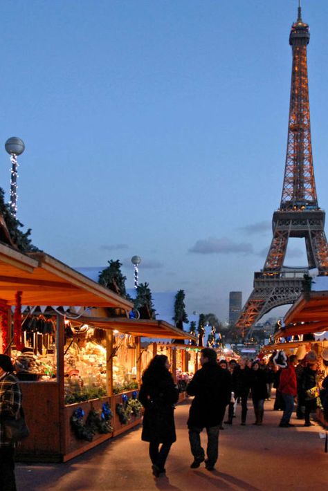 Christmas In Paris Photography, Paris Christmas Markets, Paris During Winter, Paris In December Aesthetic, Paris On Christmas, Paris In Christmas Winter, Paris Aesthetic Christmas, Paris During Christmas, December In Paris