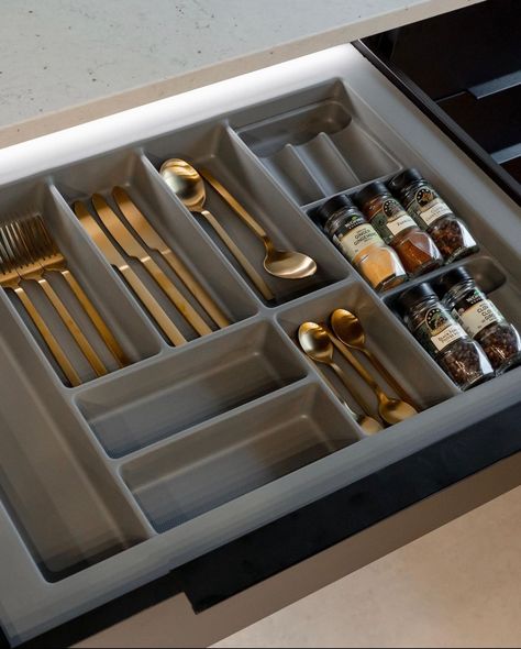 A well-organized kitchen is essential for efficient work. Our latest drawer organizers look great and offer flexible storage options. 😍 They fit any drawer size and come with interchangeable inserts, such as knife blocks and spice racks, making them a standout choice! Cutlery Drawer Insert, Broom Storage, Spice Tray, Spice Jar Storage, Cooking Spices, Kitchen Cabinet Accessories, Kitchen Drawer Organizers, Sink Tray, Cutlery Drawer