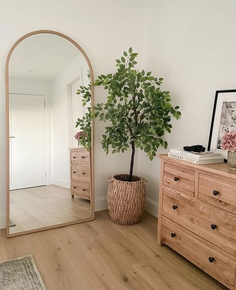 Self Love Mirror, Mirror Apartment, Reflection Fashion, Apartment Decor Modern, Large Bedroom Mirror, Full Length Mirror In Bedroom, Minimalist Mirror, Mirror Self, Home Design Ideas Living Room