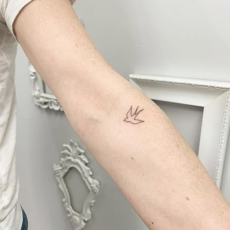 102 Small Tattoo Ideas and Inspiration Pictures | POPSUGAR Beauty Sparrow Tattoo Design, Swallow Tattoo Design, Sparrow Tattoo, Swallow Tattoo, Traditional Tattoo Design, Small Tattoo Ideas, Bird Tattoo, Tattoo Designs And Meanings, Subtle Tattoos