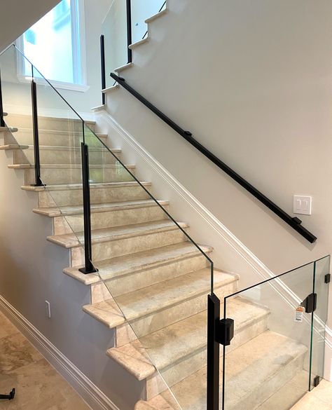 Our glass railings are ideal for remodeling commercial or residential properties 🏠🏢 . Suitable for both interior and exterior spaces, AMG’s railings are built with tempered or laminated glass to ensure quality and security as well as a unique touch ✅ . . . #amgfencing #amgrailings #glassrailings Glass Fence Stairs, Glass Stair Railing Ideas Modern, Glass Railing Design, Glass Fencing, Glass Staircase Railing, Glass Balcony Railing, Glass Stair, Glass Railing Stairs, Aluminum Handrail