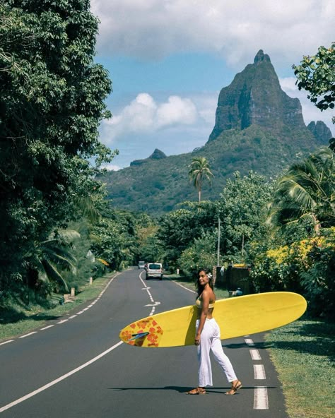 𝐊𝐄𝐀𝐍𝐀 𝐑𝐈𝐕𝐄𝐓 on Instagram: "Around the island of Mo’orea 🌴" Surfer Girl Aesthetic, Ala Moana, Surf Aesthetic, Hawaii Pictures, Soul Surfer, Surf Vibes, Hawaii Surf, Hawaii Life, Surf Trip