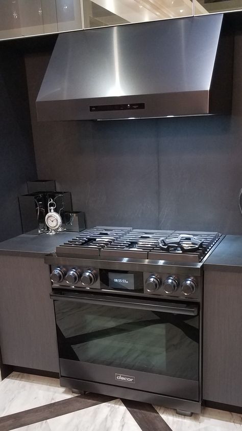 Gas Stove Aesthetic, Kitchen Gas Stove Ideas, Gas Ranges In Kitchen, Gas Stoves In Kitchens, Aesthetic Kitchen Design, Modern Stove, Best Gas Stove, Kitchen Gas Stove, Gas Stoves Kitchen