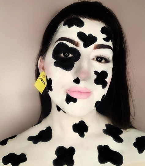 Cow Eyeshadow, Cow Makeup Halloween, Cow Make Up, Eyeshadow For Blue Eyes, Make Up Ideas, Cow Face, Halloween Makeup Inspiration, Halloween Scene, Halloween 2020