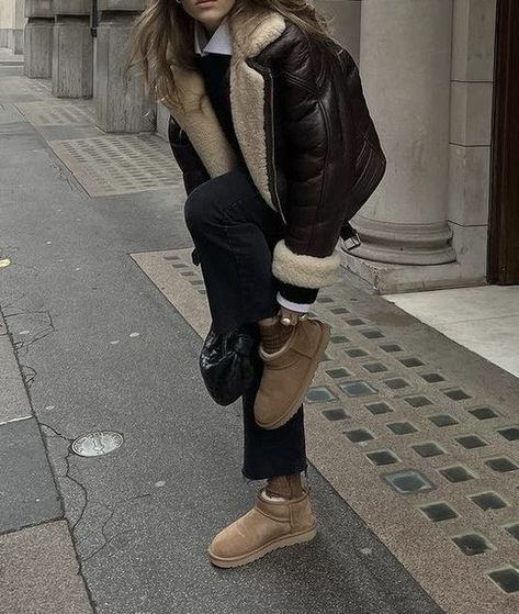 Chestnut, chestnut UGC boots, ugg mini boots, Ugg boots, Ugg shoes, holiday boots, winter boots, fashion shoes, fall boots Uggs Outfits, Outfit With Uggs, Dinner Outfit Casual, Aw 23, Latina Outfits, Cute Thanksgiving Outfits, Estilo Indie, Skandinavian Fashion, Chique Outfits