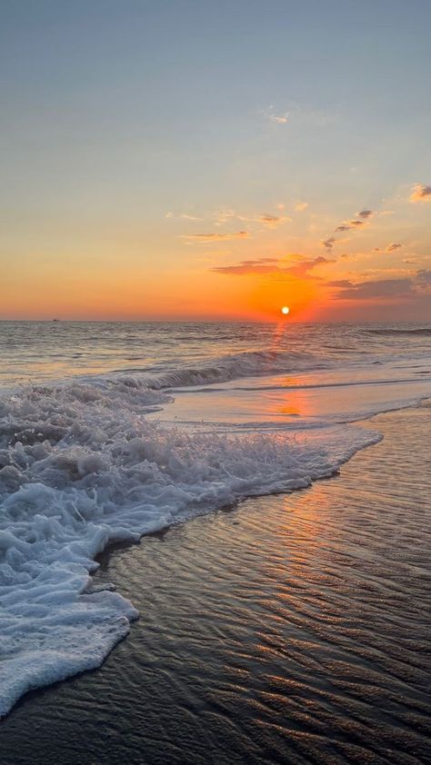 Sunset Photography People, Ocean Pictures, Pretty Landscapes, Sunset Wallpaper, Ocean Sunset, Summer Wallpaper, Sunset Pictures, Ocean Sunset Photography, Alam Yang Indah