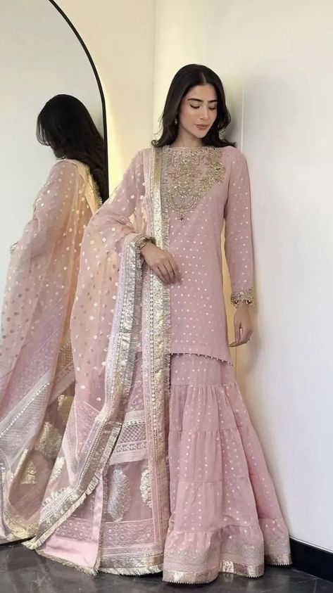 Pakistani Formal Dresses, Desi Wedding Dresses, Nikkah Dress, Pakistani Wedding Outfits, Designer Suit, Pakistani Fancy Dresses, Pakistani Fashion Party Wear, Beautiful Pakistani Dresses, Salwar Kamiz