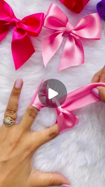 How To Do Hair Ribbons, Diy Small Bows Ribbons How To Make, Glitter Bows Diy, Making Ribbon Bows Tutorials, Tie Small Bow, Diy Bow From Ribbon, How To Make A Bow Without Wired Ribbon, Easy Hair Bows With Ribbon, How To Make Cute Bows With Ribbon